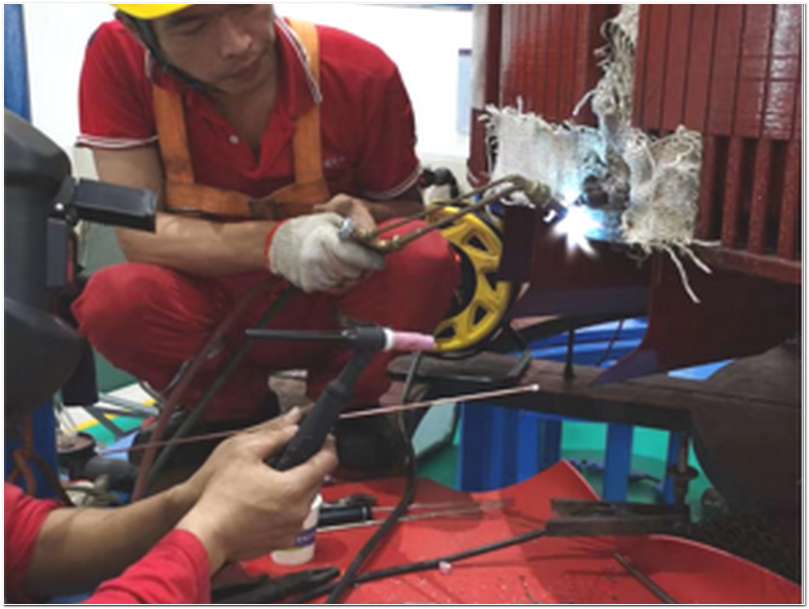 同步電機(jī)現(xiàn)場(chǎng)維修照片