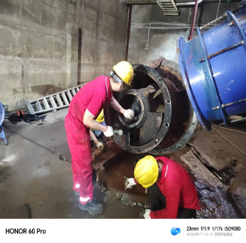 某水務(wù)1號(hào)雨水泵站現(xiàn)場(chǎng)維修